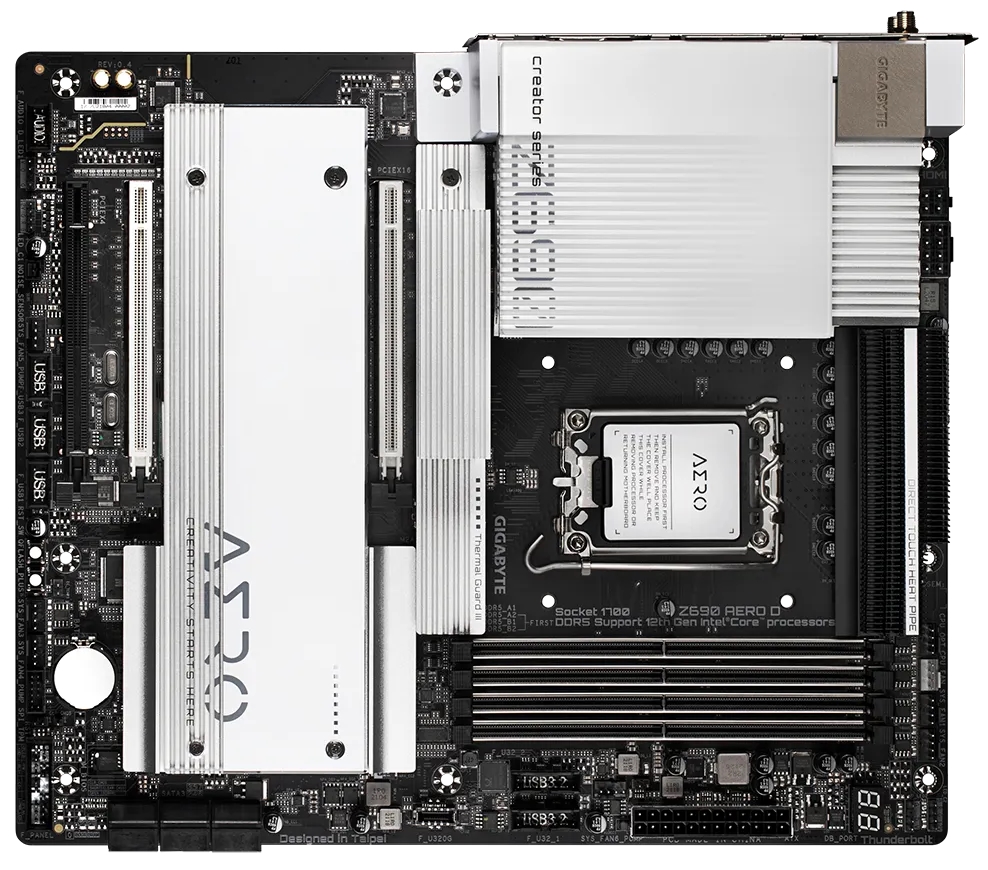 Gigabyte Z690 Aero D (EATX) top